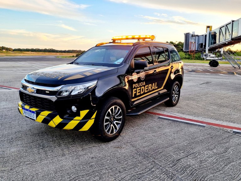 Dois passageiros são presos com drogas no aeroporto internacional de Manaus
