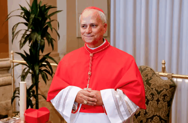 Robert Francis Prevost é eleito novo Papa e adota o nome Leão XIV