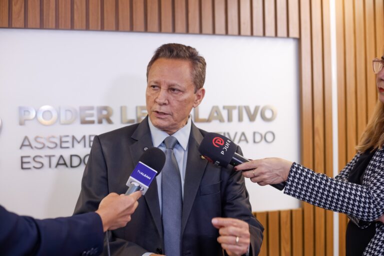 Adjuto Afonso comemora números positivos da economia do Amazonas no primeiro quadrimestre
