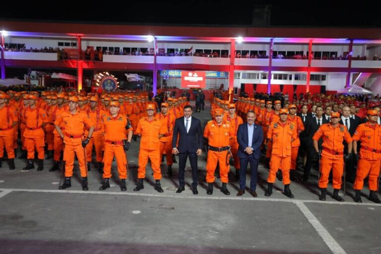 Wilson Lima forma 210 novos bombeiros e amplia efetivo da corporação para mais de 1,5 mil militares no Amazonas