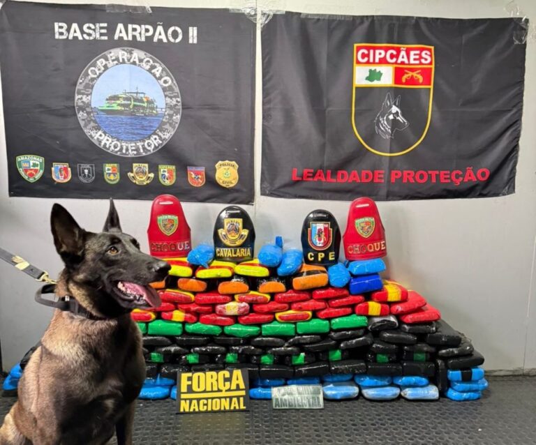 Bases fluviais apreendem 218 quilos de drogas em embarcações no Rio Solimões, durante final de semana