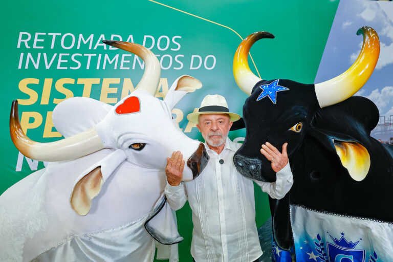 Lula anuncia investimentos da Petrobras no Amazonas e destaca otimismo: “Quando a gente quer, a gente faz esse país dar certo”
