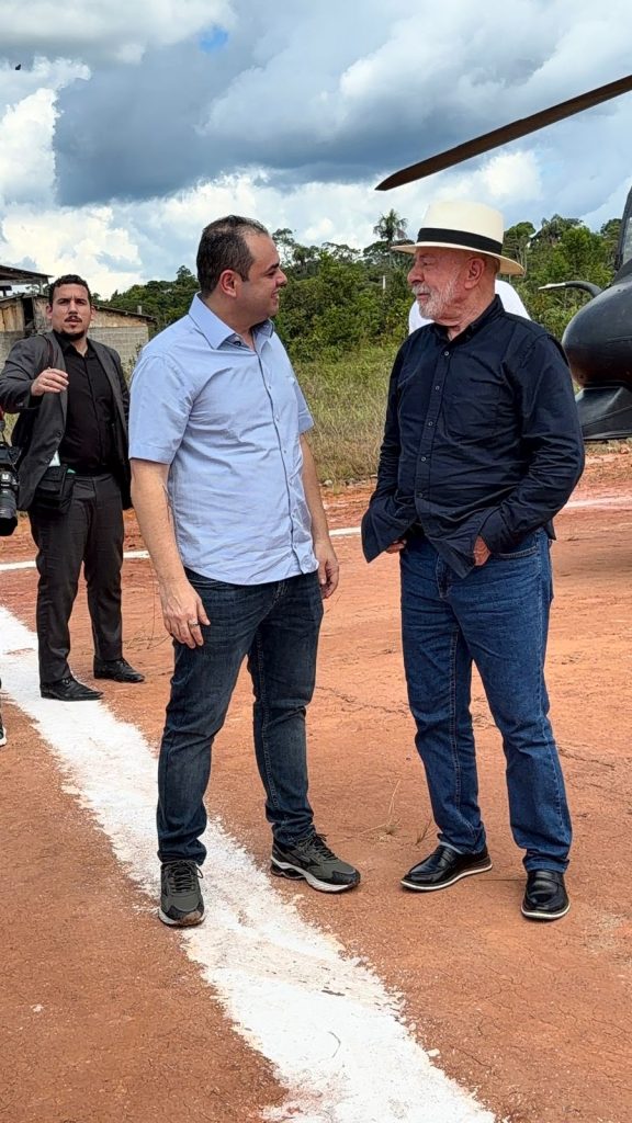Roberto Cidade recepciona presidente Lula em visita ao Amazonas
