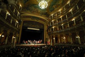 Primeira-dama Thaisa Cidade prestigia orquestra em campanha contra violência sexual infantojuvenil