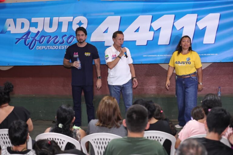 Adjuto Afonso destaca importância dos pequenos negócios em encontro com moradores do Nova Esperança