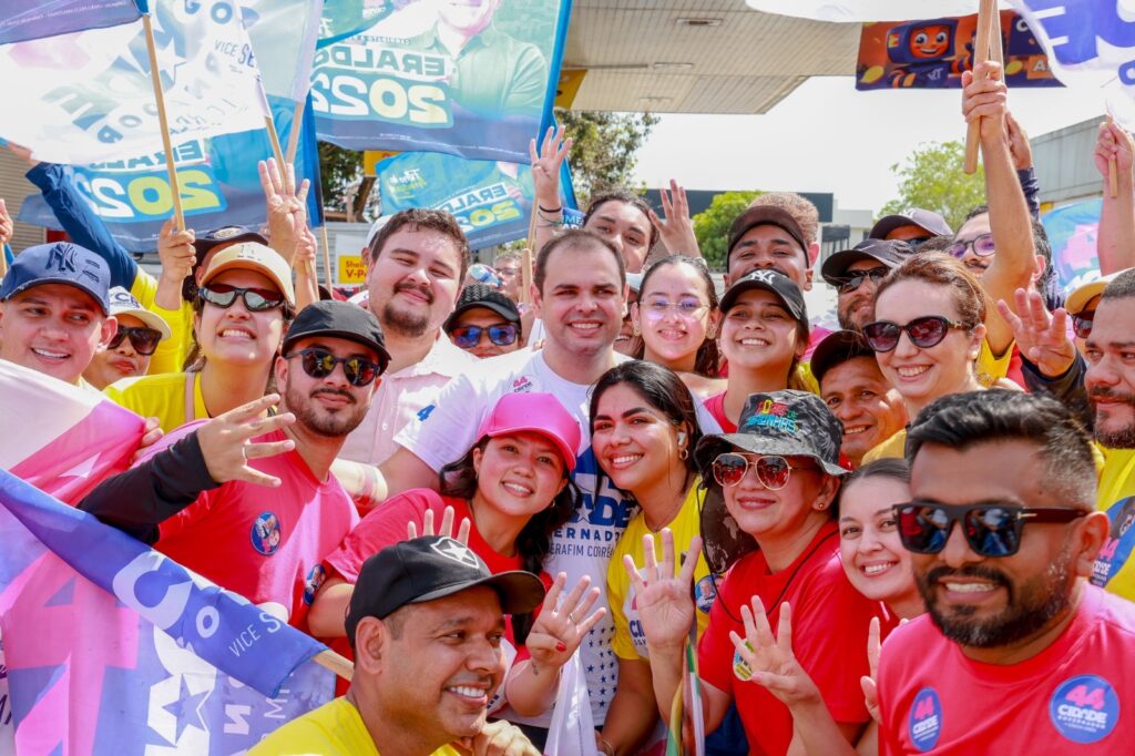 Roberto Cidade dialoga com comerciantes e reforça propostas durante corpo a corpo na zona Leste