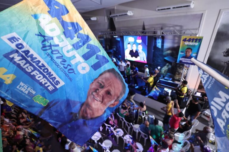 Em reunião com aliados na Compensa, Adjuto Afonso apresenta propostas de campanha