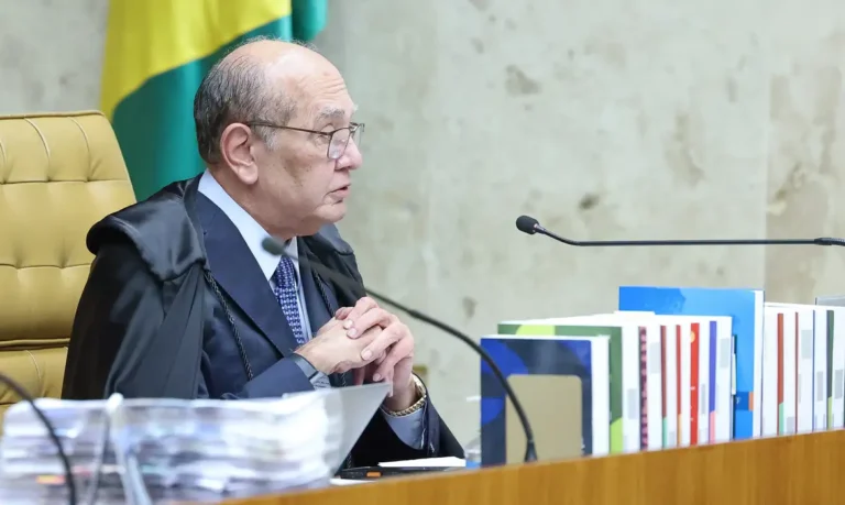 Gilmar Mendes critica vazamento seletivo de investigações no STF