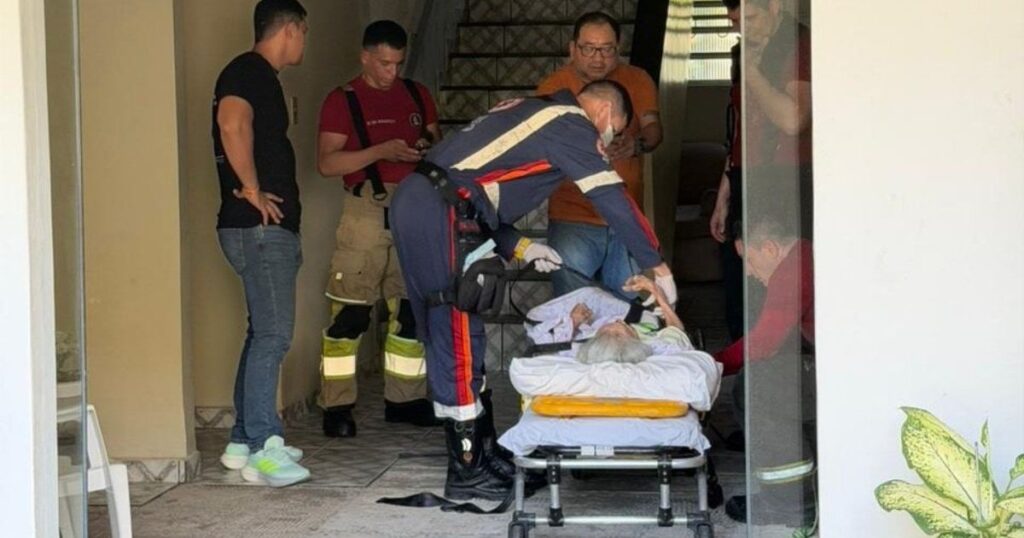 Denúncias levam ao resgate de idosa de 93 anos que pesava 20 kg em Manaus