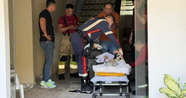 Denúncias levam ao resgate de idosa de 93 anos que pesava 20 kg em Manaus