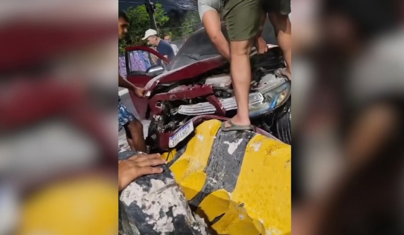 Motorista fica ferido após perder controle de carro e bater em mureta em Manaus