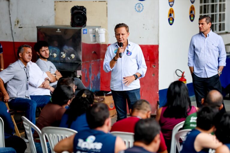 Adjuto Afonso visita Distribuidora Tapajós e destaca incentivo à geração de emprego e renda no AM