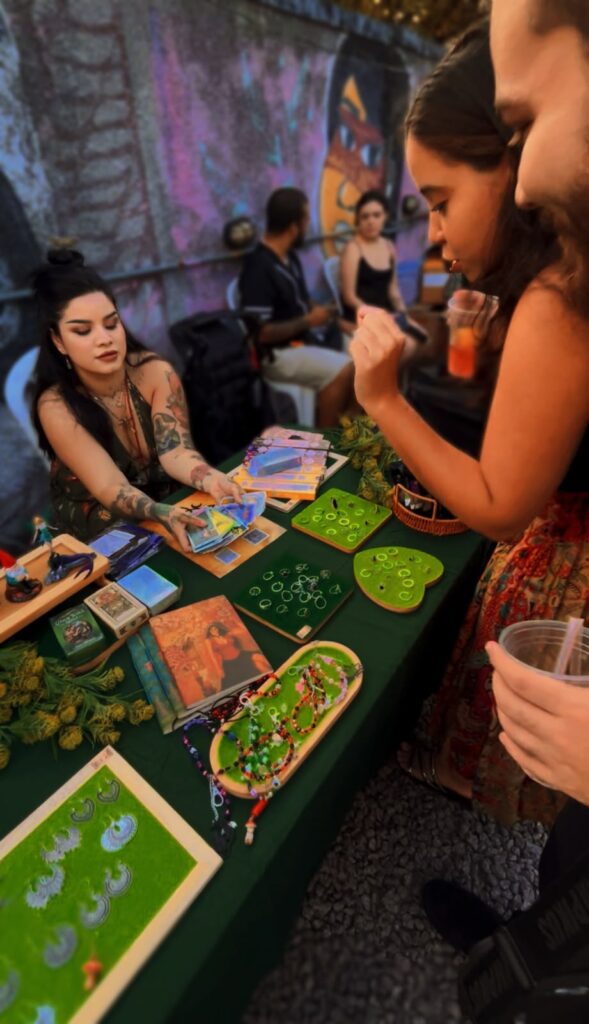 Caravana Mística: Evento gratuito reúne feira mística, palestras, música, dança e experiências espirituais em Manaus