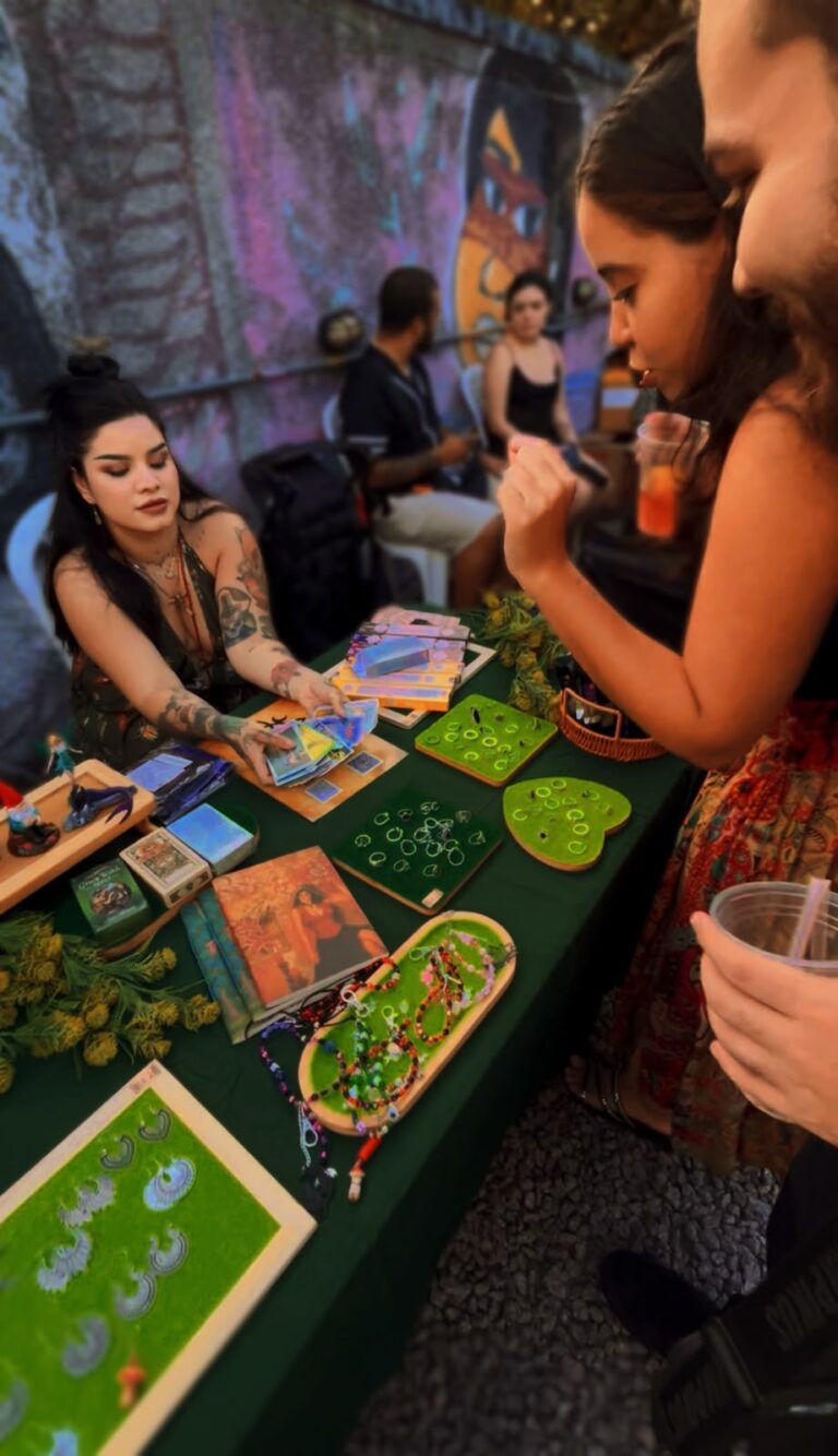Caravana Mística: Evento gratuito reúne feira mística, palestras, música, dança e experiências espirituais em Manaus
